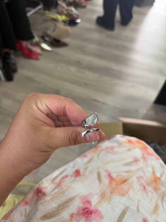 Bague assymetrique argenté
