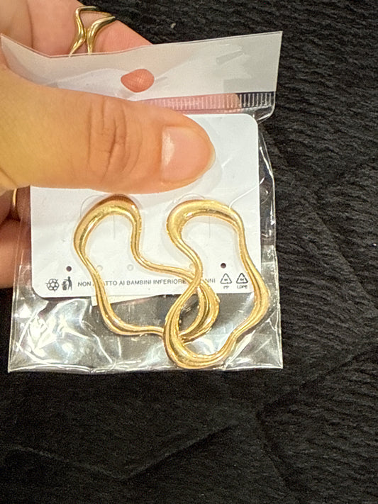 Boucles assymetrique doré